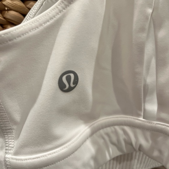 Lululemon Women’s athletic bra size 10 BC - Picture 4 of 7